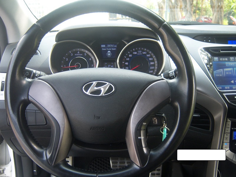 HYUNDAI ELANTRA